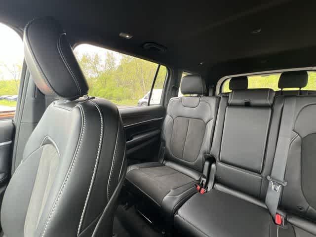 2026 Jeep Grand Cherokee GRAND CHEROKEE L LAREDO ALTITUDE 4X4