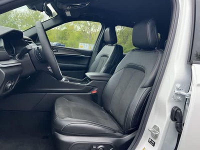 2026 Jeep Grand Cherokee GRAND CHEROKEE L LAREDO ALTITUDE 4X4
