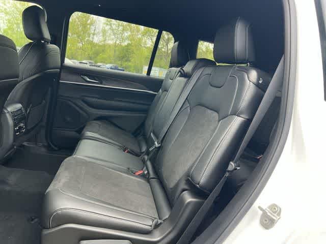 2026 Jeep Grand Cherokee GRAND CHEROKEE L LAREDO ALTITUDE 4X4