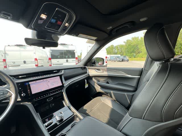 2026 Jeep Grand Cherokee GRAND CHEROKEE L LAREDO ALTITUDE 4X4