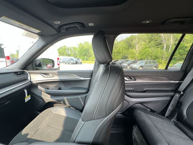2026 Jeep Grand Cherokee GRAND CHEROKEE L LAREDO ALTITUDE 4X4