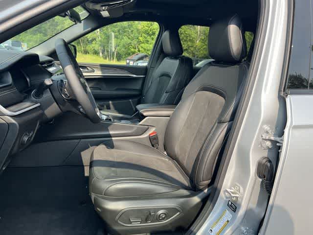 2026 Jeep Grand Cherokee GRAND CHEROKEE L LAREDO ALTITUDE 4X4