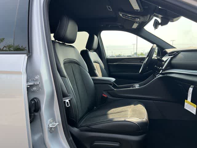 2026 Jeep Grand Cherokee GRAND CHEROKEE L LAREDO ALTITUDE 4X4