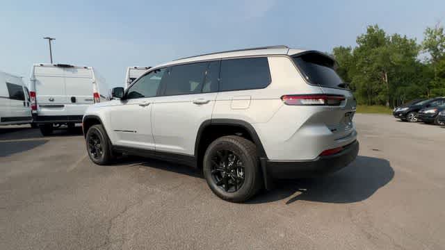 2026 Jeep Grand Cherokee GRAND CHEROKEE L LAREDO ALTITUDE 4X4