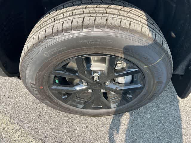 2026 Jeep Grand Cherokee GRAND CHEROKEE L LAREDO ALTITUDE 4X4
