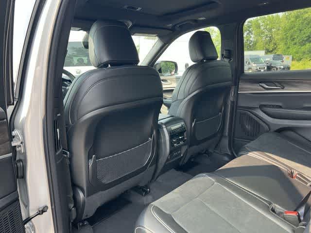 2026 Jeep Grand Cherokee GRAND CHEROKEE L LAREDO ALTITUDE 4X4