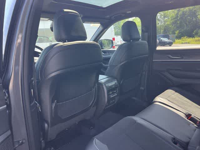2026 Jeep Grand Cherokee GRAND CHEROKEE L LAREDO ALTITUDE 4X4