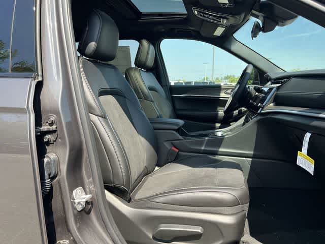 2026 Jeep Grand Cherokee GRAND CHEROKEE L LAREDO ALTITUDE 4X4