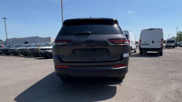 2026 Jeep Grand Cherokee GRAND CHEROKEE L LAREDO ALTITUDE 4X4