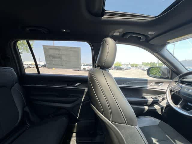 2026 Jeep Grand Cherokee GRAND CHEROKEE L LAREDO ALTITUDE 4X4