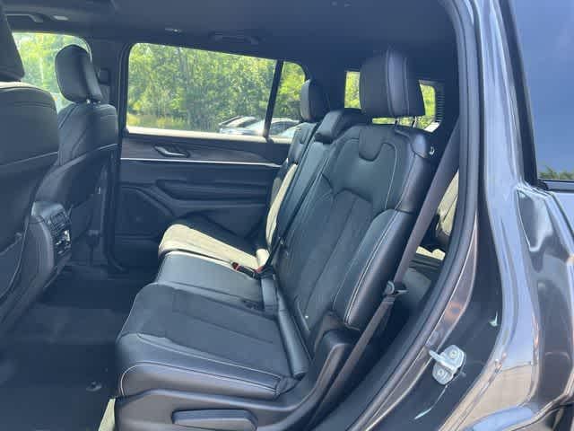 2026 Jeep Grand Cherokee GRAND CHEROKEE L LAREDO ALTITUDE 4X4