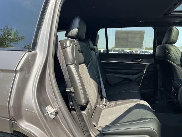 2026 Jeep Grand Cherokee GRAND CHEROKEE L LAREDO ALTITUDE 4X4