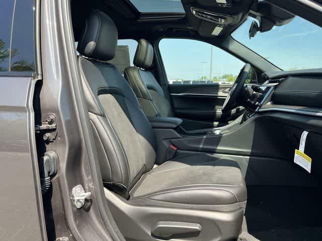 2026 Jeep Grand Cherokee GRAND CHEROKEE L LAREDO ALTITUDE 4X4