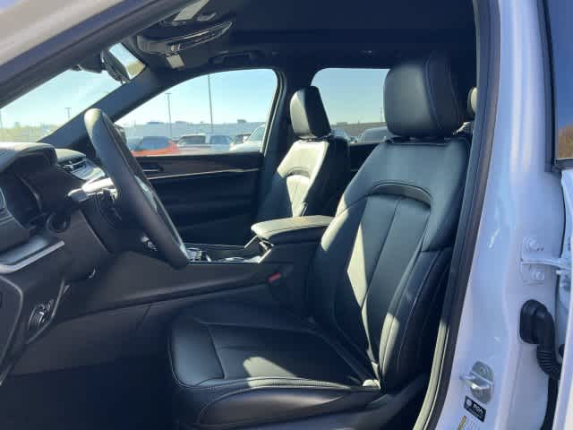 2027 Jeep Grand Cherokee GRAND CHEROKEE L LIMITED 4X4