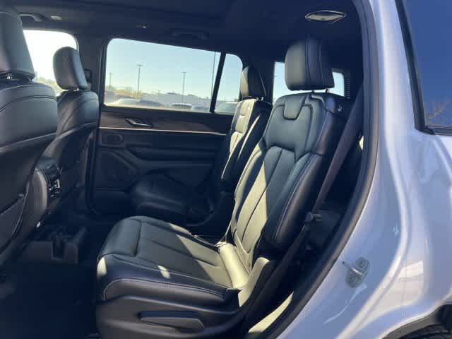 2027 Jeep Grand Cherokee GRAND CHEROKEE L LIMITED 4X4