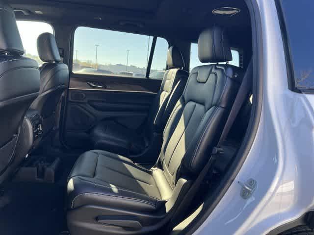 2027 Jeep Grand Cherokee GRAND CHEROKEE L LIMITED 4X4