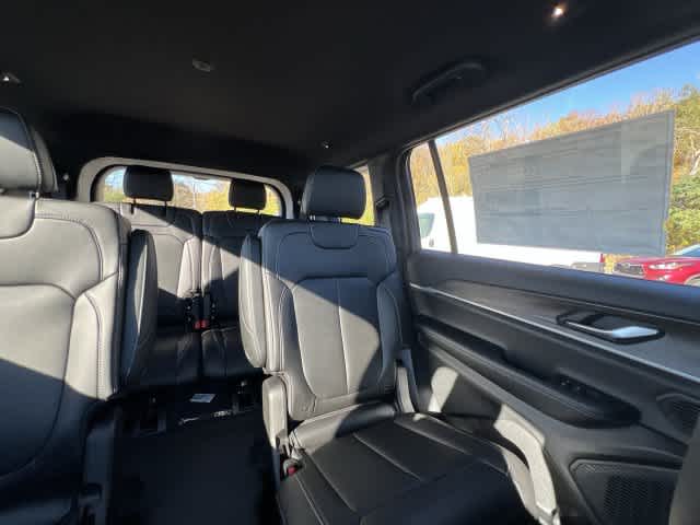 2027 Jeep Grand Cherokee GRAND CHEROKEE L LIMITED 4X4