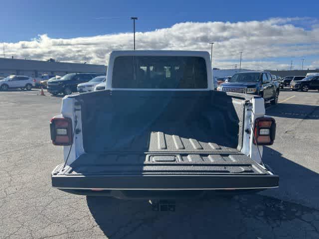2027 Jeep Gladiator GLADIATOR MOJAVE 4X4
