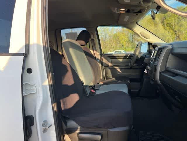 2019 RAM 1500 Classic Express Quad Cab 4x4 6'4' Box