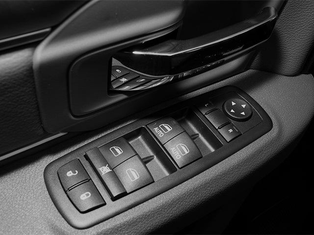 2013 RAM 1500 SLT