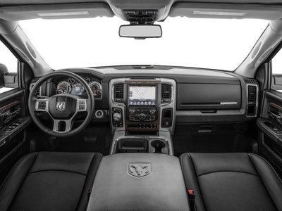 2017 RAM 1500 Laramie Crew Cab 4x4 5'7' Box