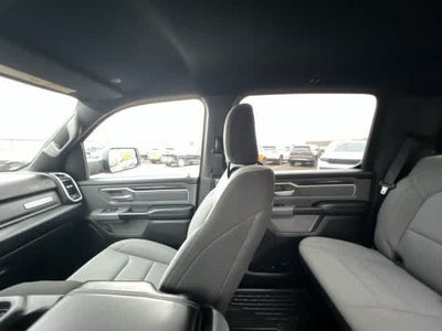 2022 RAM 1500 Big Horn Crew Cab 4x4 5'7' Box