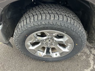 2022 RAM 1500 Big Horn Crew Cab 4x4 5'7' Box