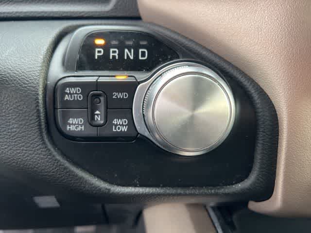 2021 RAM 1500 Laramie Crew Cab 4x4 6'4' Box