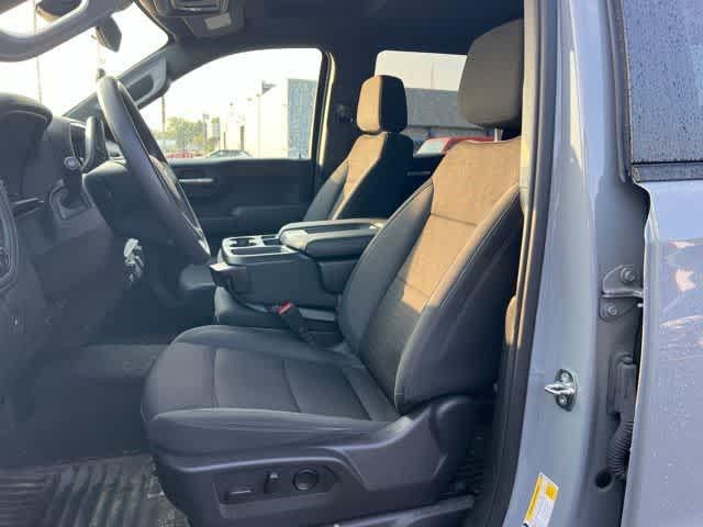 2024 Chevrolet Silverado 1500 4WD Crew Cab Short Bed Custom