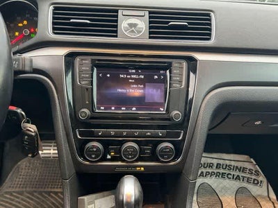 2017 Volkswagen Passat 1.8T R-Line