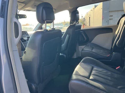 2016 Chrysler Town & Country Touring
