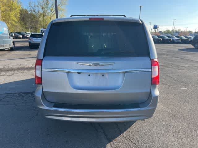 2016 Chrysler Town & Country Touring