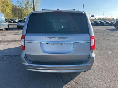 2016 Chrysler Town & Country Touring