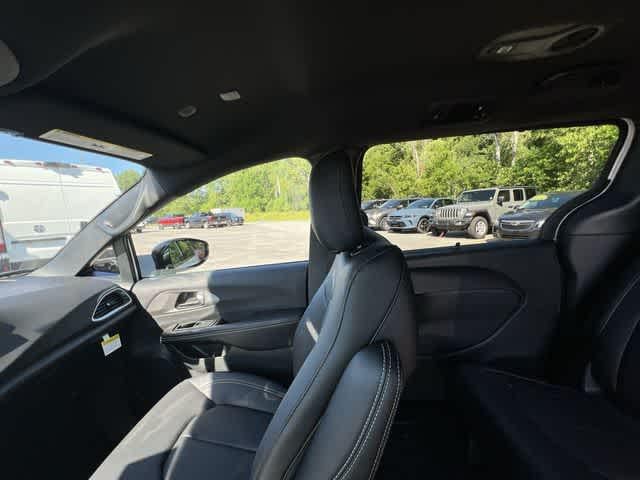 2027 Chrysler Pacifica PACIFICA LX