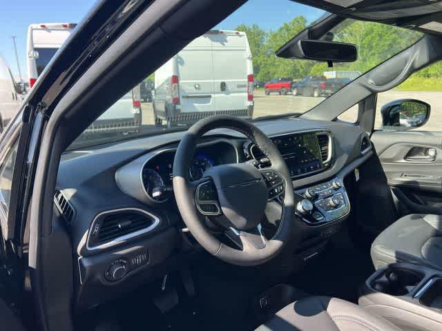2027 Chrysler Pacifica PACIFICA LX