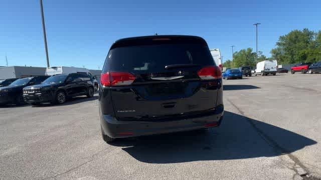 2027 Chrysler Pacifica PACIFICA LX