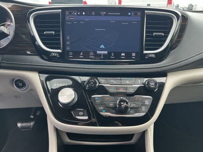 2022 Chrysler Pacifica Hybrid Limited