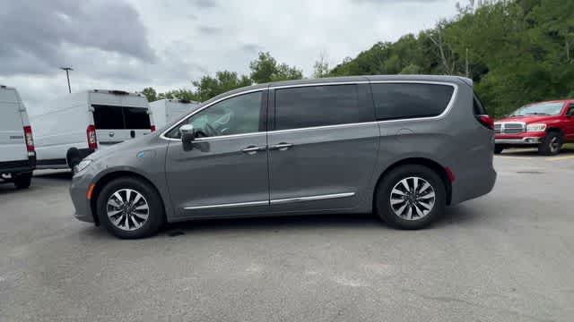 2022 Chrysler Pacifica Hybrid Limited