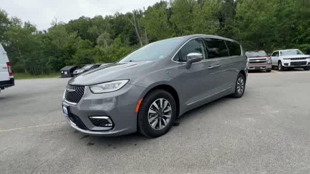 2022 Chrysler Pacifica Hybrid Limited