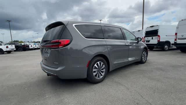 2022 Chrysler Pacifica Hybrid Limited