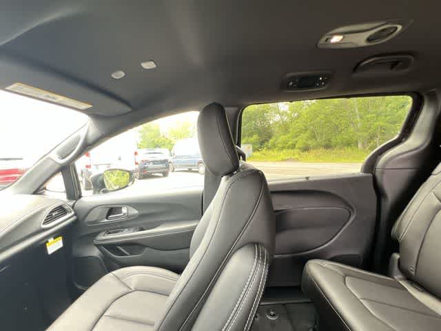 2027 Chrysler Pacifica PACIFICA SELECT AWD