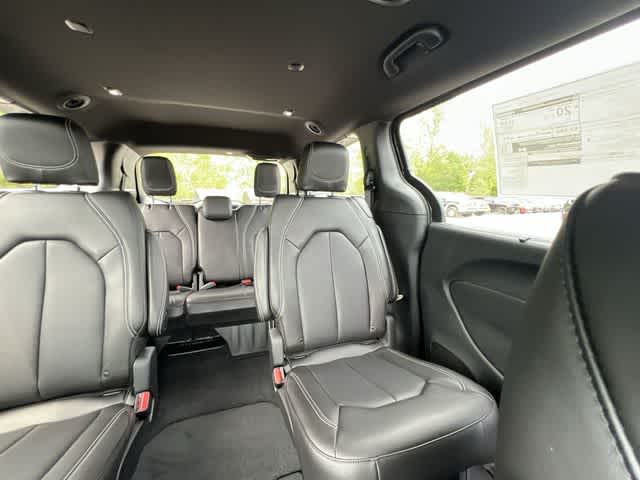 2027 Chrysler Pacifica PACIFICA SELECT AWD