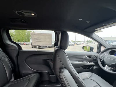 2027 Chrysler Pacifica PACIFICA SELECT AWD