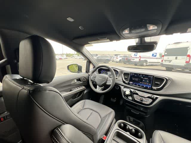 2027 Chrysler Pacifica PACIFICA SELECT AWD