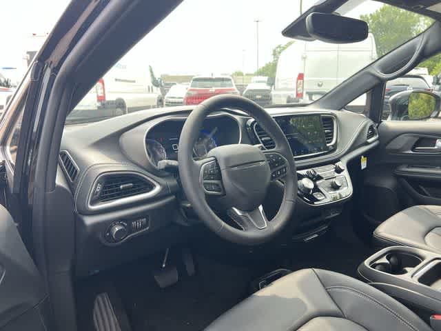 2027 Chrysler Pacifica PACIFICA SELECT AWD