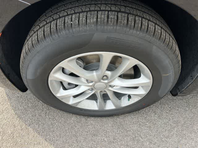 2027 Chrysler Pacifica PACIFICA SELECT AWD