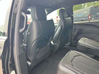 2027 Chrysler Pacifica PACIFICA SELECT AWD
