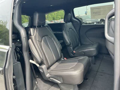 2027 Chrysler Pacifica PACIFICA SELECT AWD