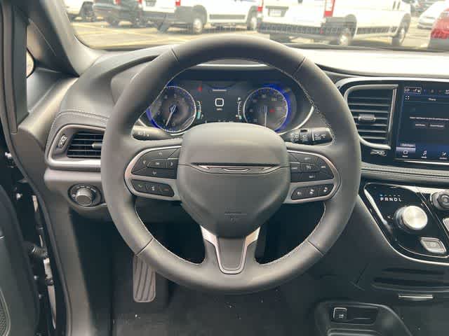 2027 Chrysler Pacifica PACIFICA SELECT AWD