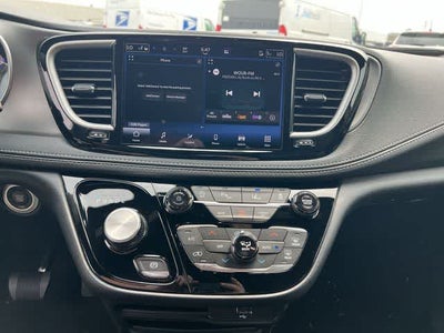 2027 Chrysler Pacifica PACIFICA SELECT AWD